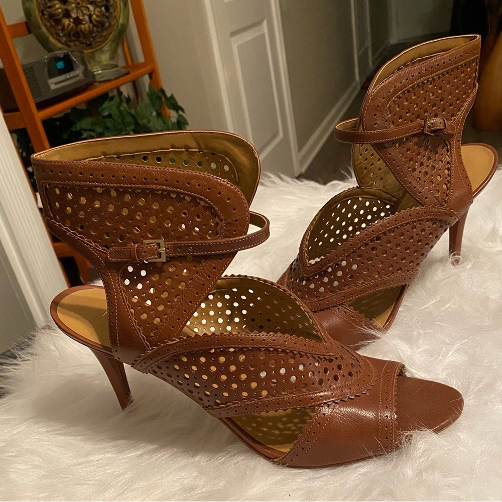 Sandals in excellent used condition.